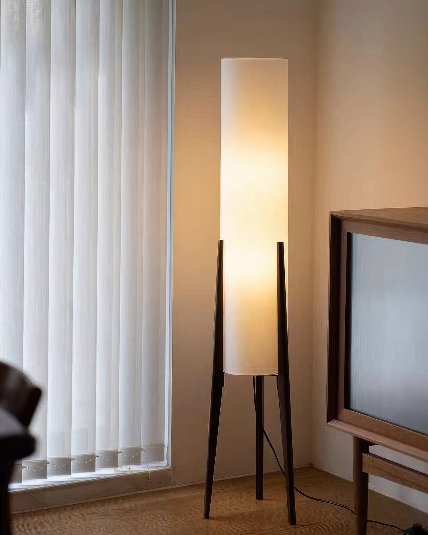 Solid Wood Walnut Floor Lamp - Modern Art Design for Living Room & Bedroom Lighting